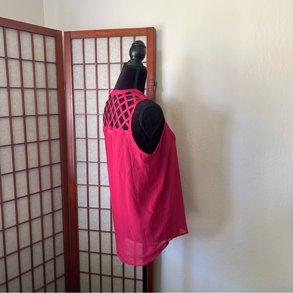 Sheer Grid Cutout Back Red Top - Picture 4 of 14